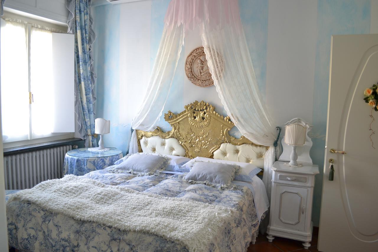 B&B La Maison Degli Angeli เดเซนซาโนเดลการ์ดา ภายนอก รูปภาพ