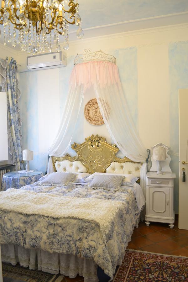 B&B La Maison Degli Angeli เดเซนซาโนเดลการ์ดา ภายนอก รูปภาพ